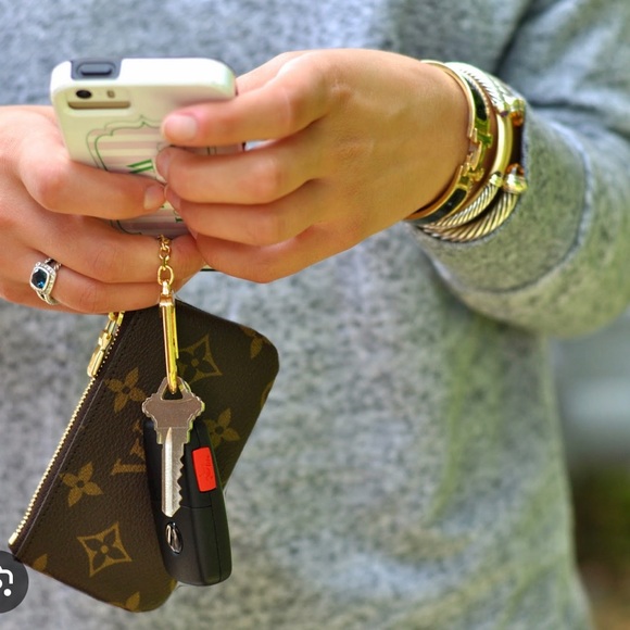 ❌SOLD ❌Louis Vuitton key pouch - Picture 2 of 8